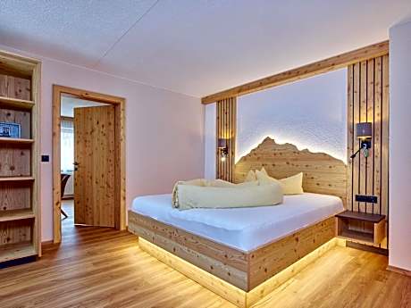One-Bedroom Apartment with Balcony and Mountain View