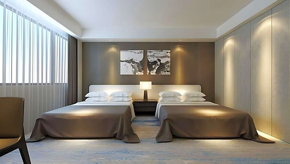 Queena Plaza Hotel