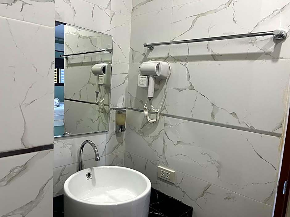 J & Ariya Hotel Near Samui Airport and Koh Phangan Pier