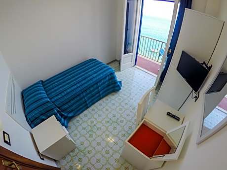 Standard Single Room with Sea View