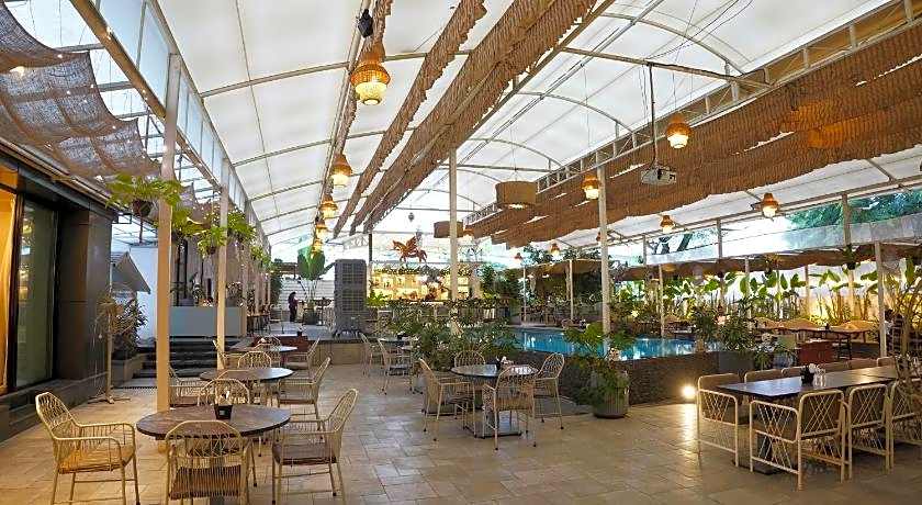 Hotel Sadanand Regency                                                                          