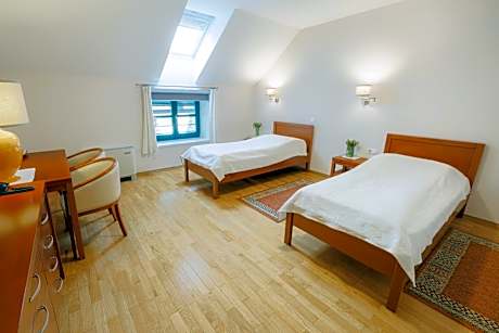 Double or Twin Room with Parking