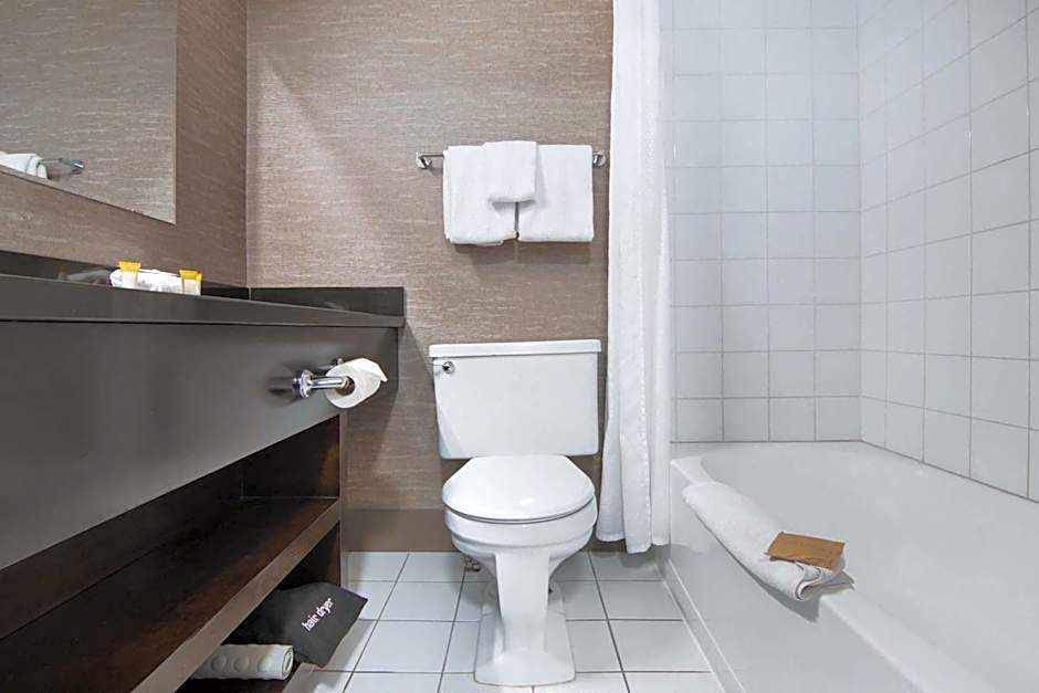 Sandman Hotel & Suites Kelowna