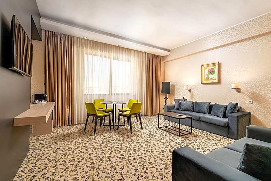 Crystal Palace Hotel