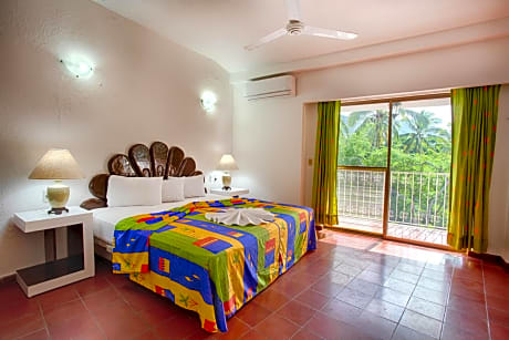 Deluxe Master Suite with balcony
