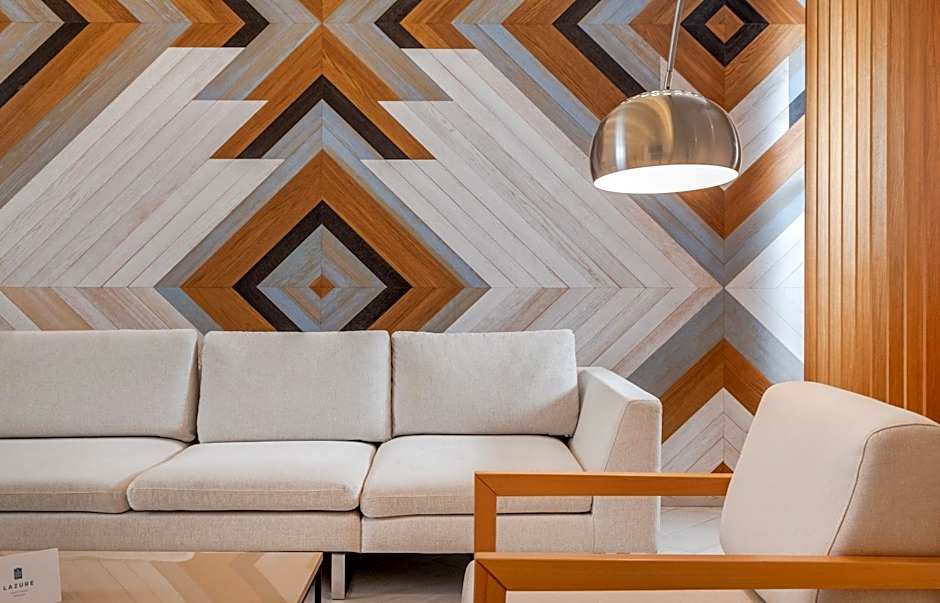 Lazure Hotel & Marina