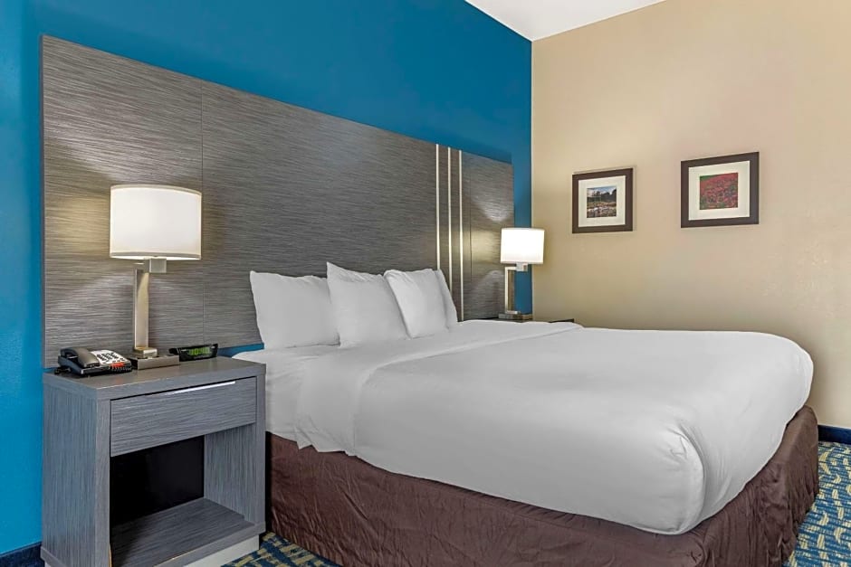 Comfort Inn & Suites Pauls Valley - City Lake