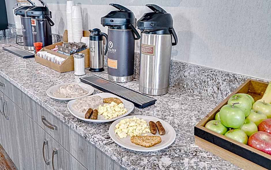 The Ashley Inn & Suites