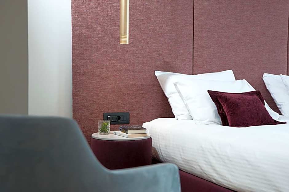 Athenaeum Smart Hotel