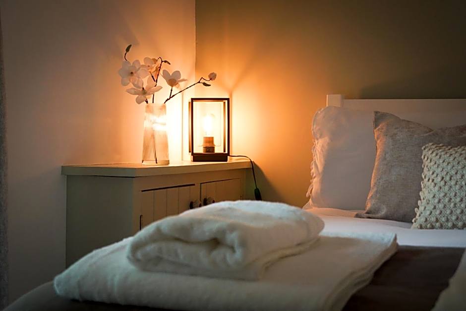 Lemon Tree Rooms - Newly Refurbished Coastal Stay