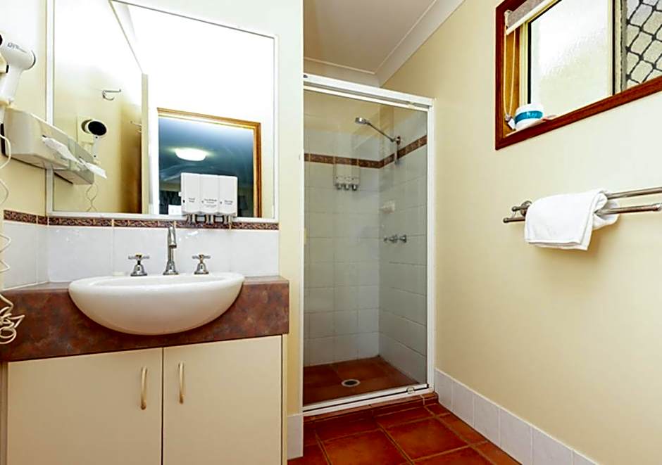 Riviera on Ruthven Motel