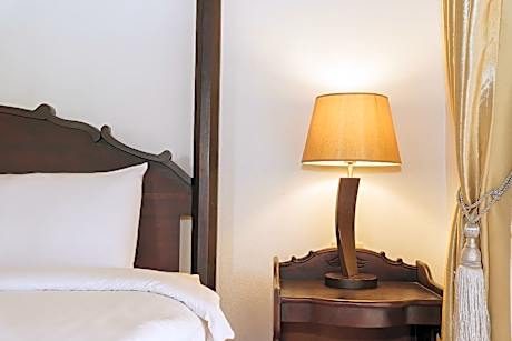 Deluxe Double - 1 Breakfast Included