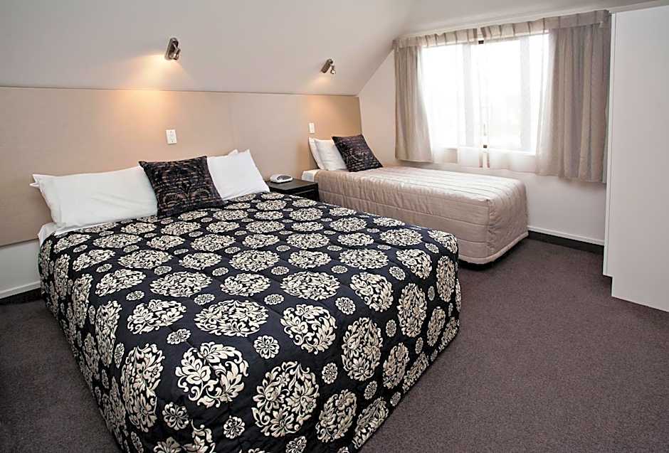 Cable Court Motel