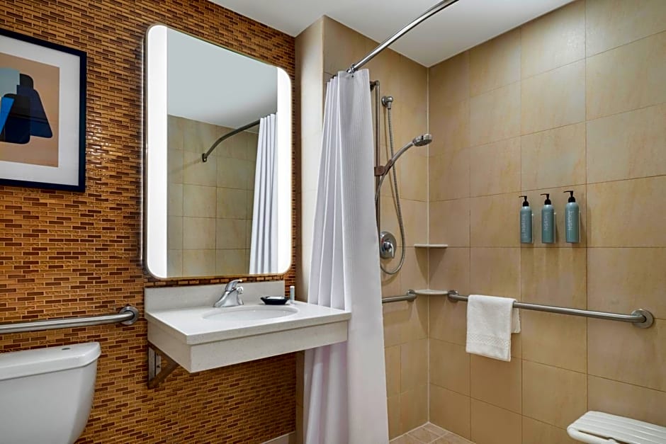 Courtyard by Marriott New York Manhattan/Soho