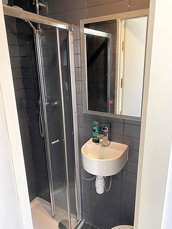 Exhibition Court Hotel 4