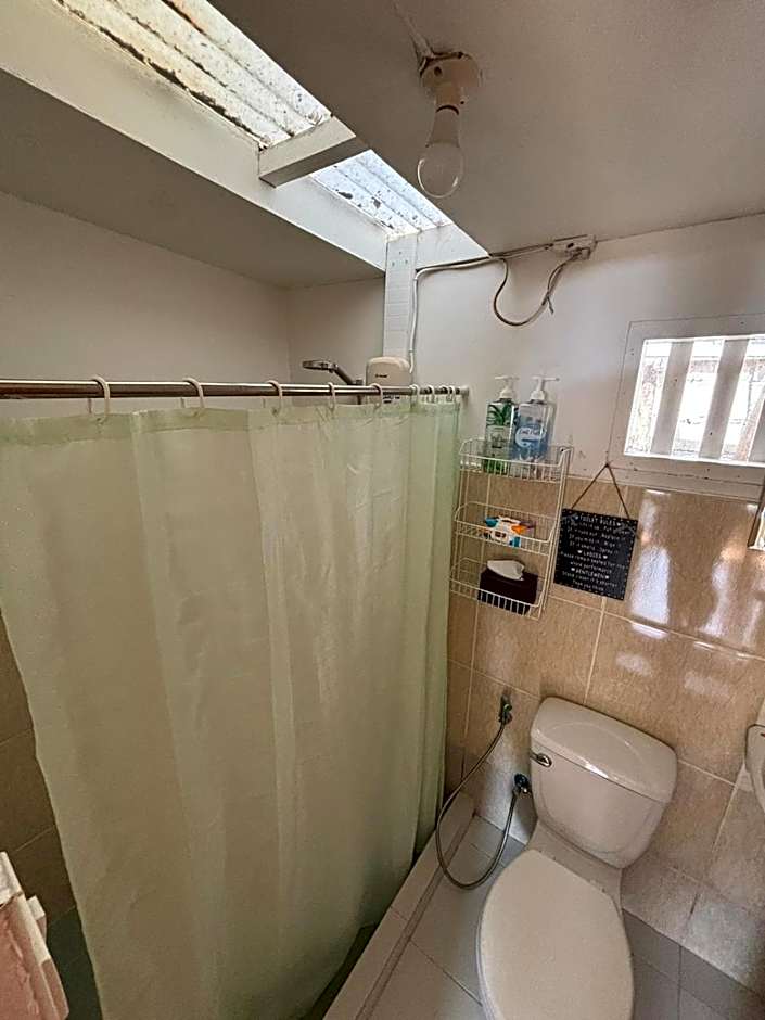 BFF Backpacker's Inn