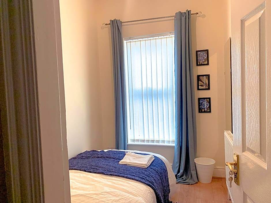 Large House Near Anfield & Liverpool Town