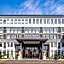 Binhai Station Hotel