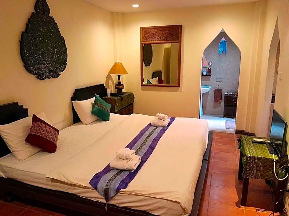 Ayutthaya Garden River Home