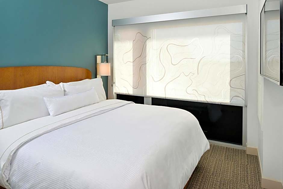 Element Overland Park