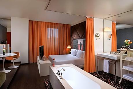 Nhow Junior Suite