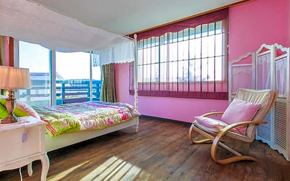 Casa Seorak Bed and Breakfast