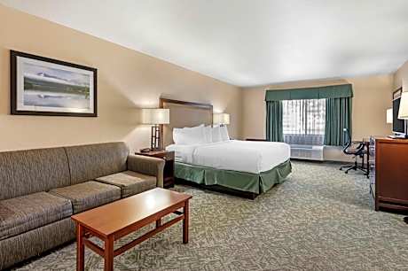 King Suite with Sofa Bed - Non-Smoking