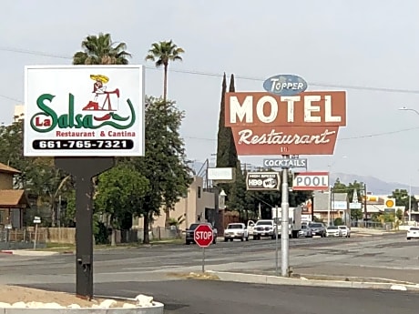 Toppers Motel