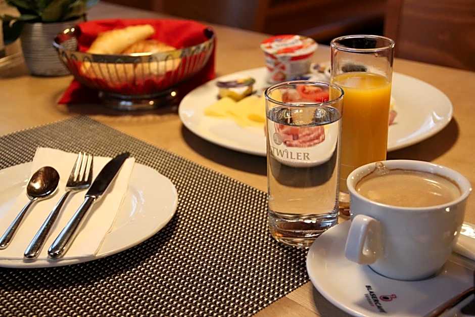 HOTEL & RESTAURANT Mohren