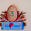Rooster Guesthouse Rooms