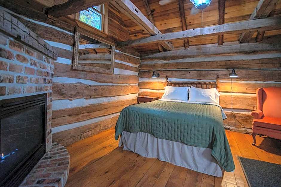 Moore House Inn & Cabins
