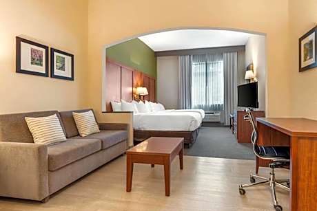 1 Bedroom Suite with 2 Queen Beds - Non-Smoking