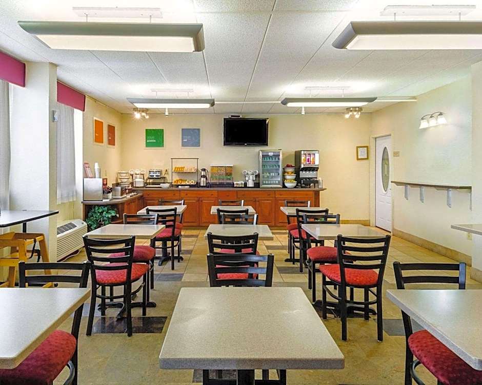 Holiday Inn Express Fall River North By IHG