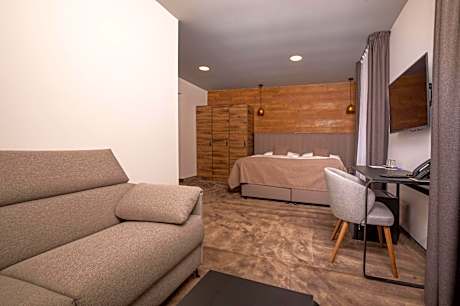 Exclusive Junior Suite with Mountain View