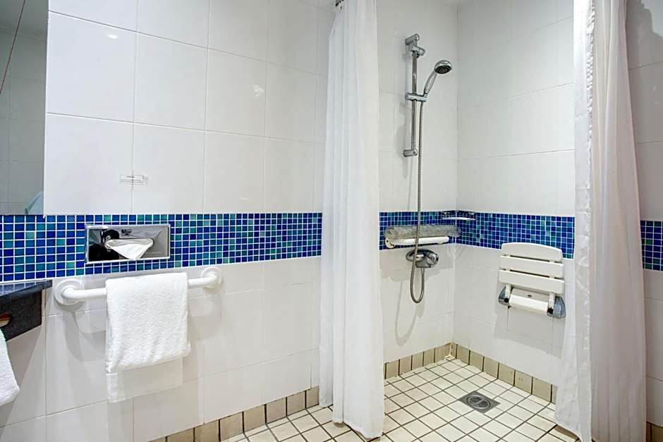 Holiday Inn Express Dunfermline By IHG