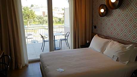 Family Queen Room with Sofa Bed - Non-Smoking