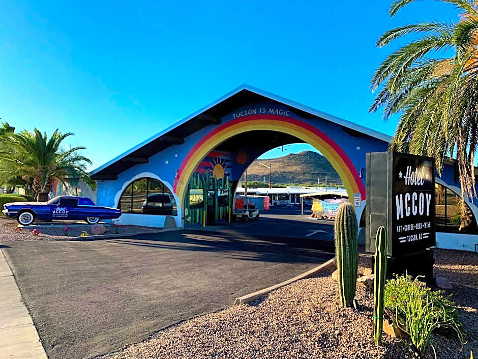 Hotel McCoy - Art, Coffee, Beer, Wine