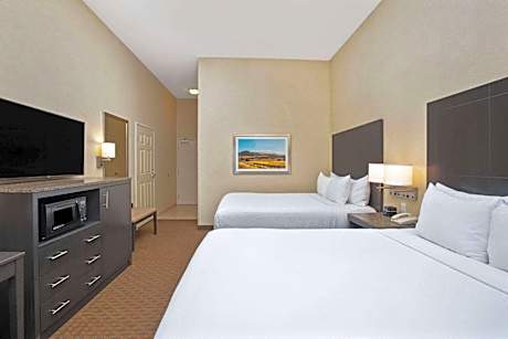 Queen Room with Two Queen Beds and Mobility/Hearing Access - Non-Smoking