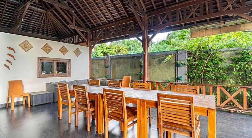 Villa Kenanga in Meninting by the beach