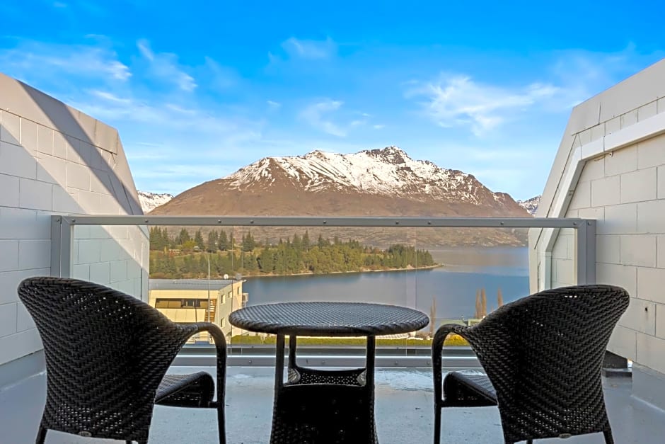 Copthorne Hotel & Apartments Queenstown Lakeview
