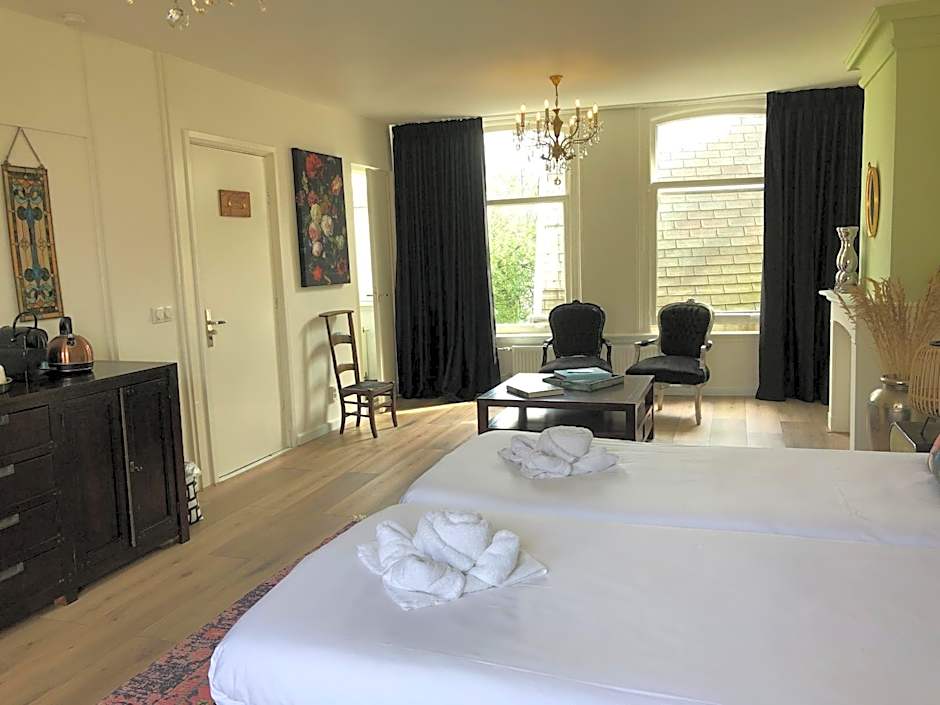 Nine-T-Teen Bed and Boutique