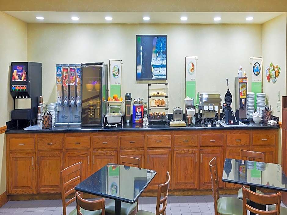 Country Inn & Suites by Radisson, Oklahoma City at Northwest Expressway, OK