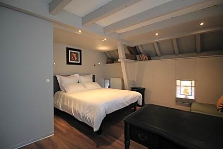 Deluxe Double Room with Shower - MERISIER