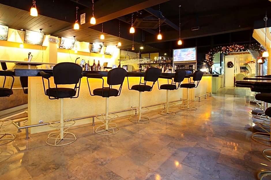 Clarkton Hotel Apartment