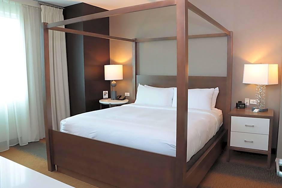 DoubleTree by Hilton Hotel Reading