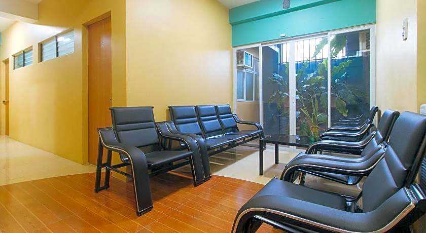 CM Apartelle Iloilo International Airport by RedDoorz