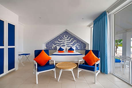 Beach Chalet King Triple