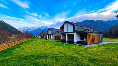 Complex Lunlo Village