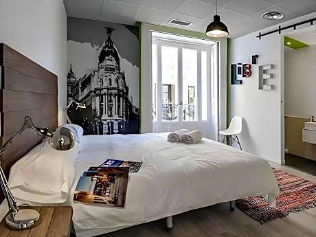 Bed in 2-Bed Female Dorm Ensuite