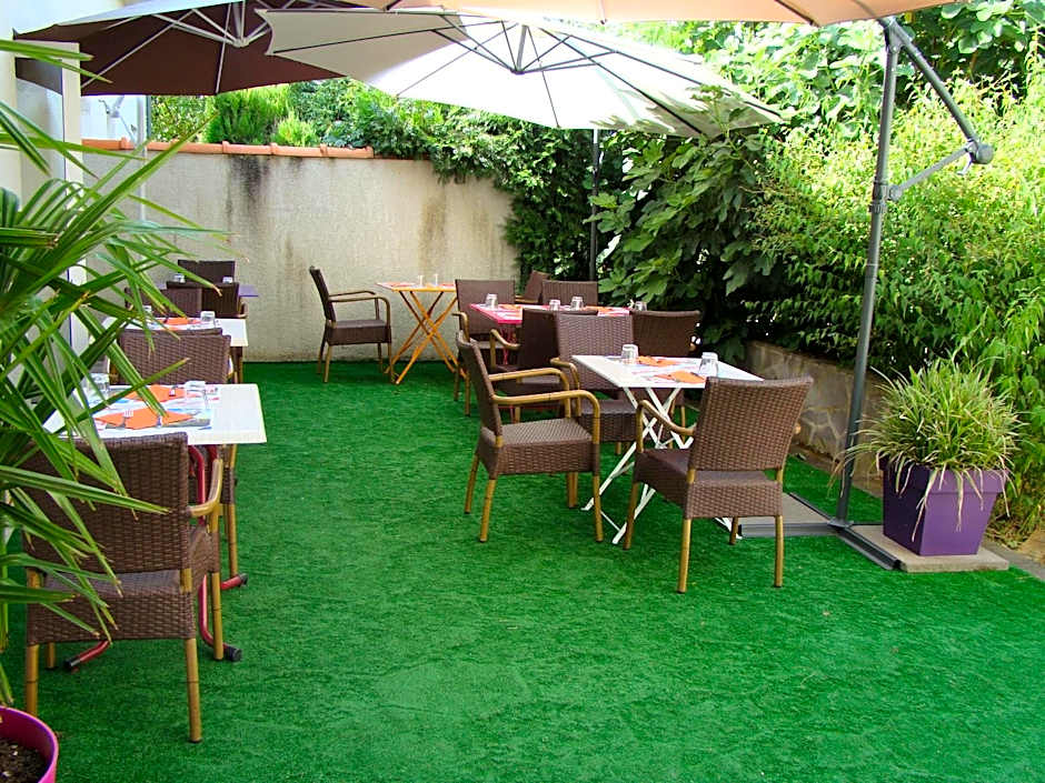 LOGIS Hôtel Le Moulin Des Gardelles